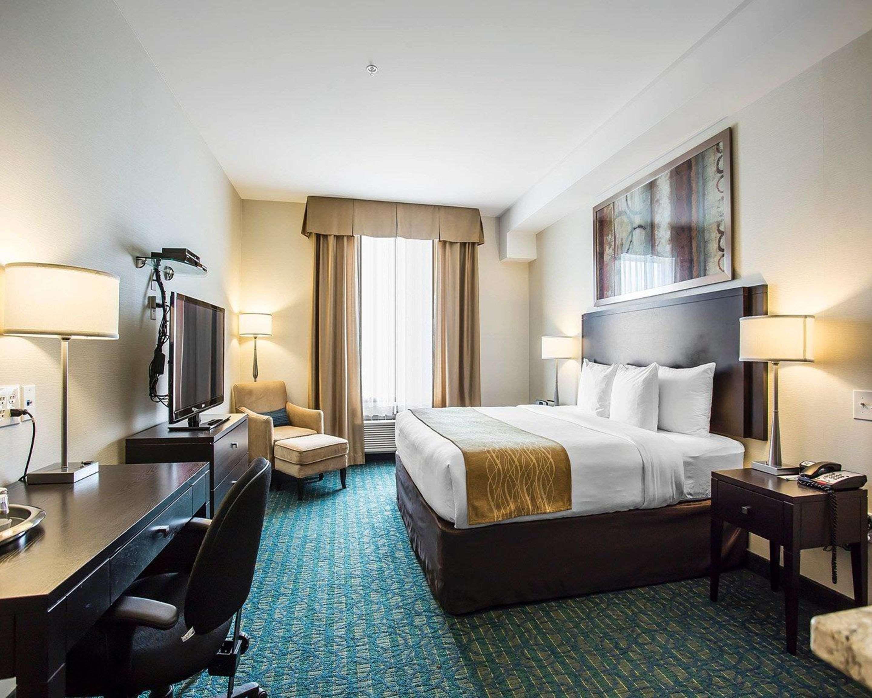 Comfort Hotel Bayer'S Lake Timberlea Exterior photo