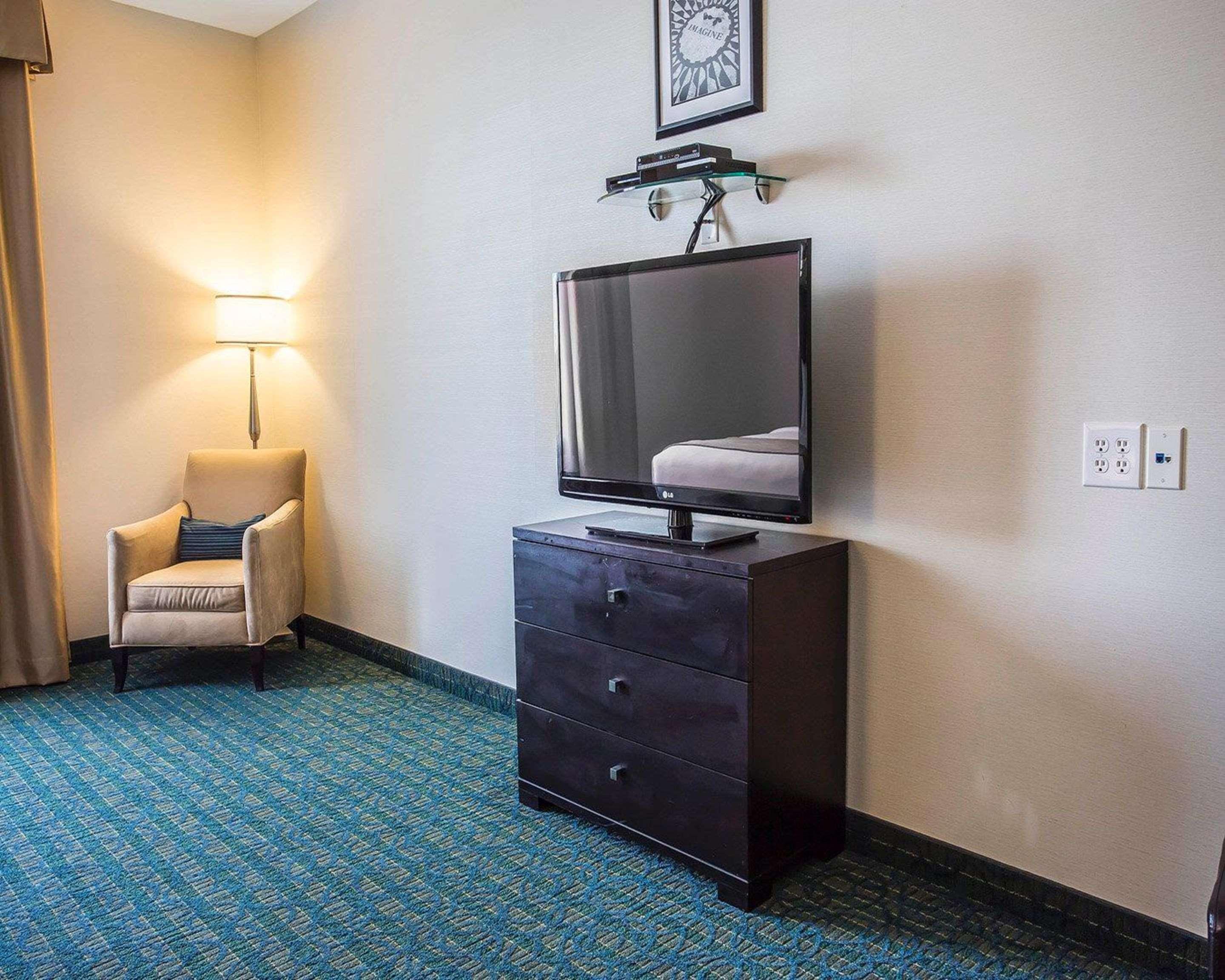 Comfort Hotel Bayer'S Lake Timberlea Exterior photo