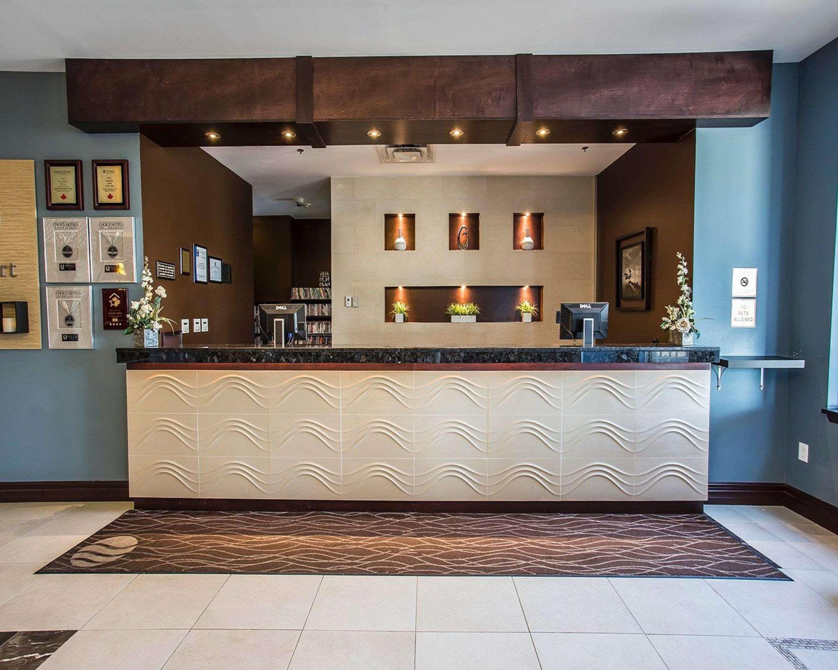 Comfort Hotel Bayer'S Lake Timberlea Exterior photo