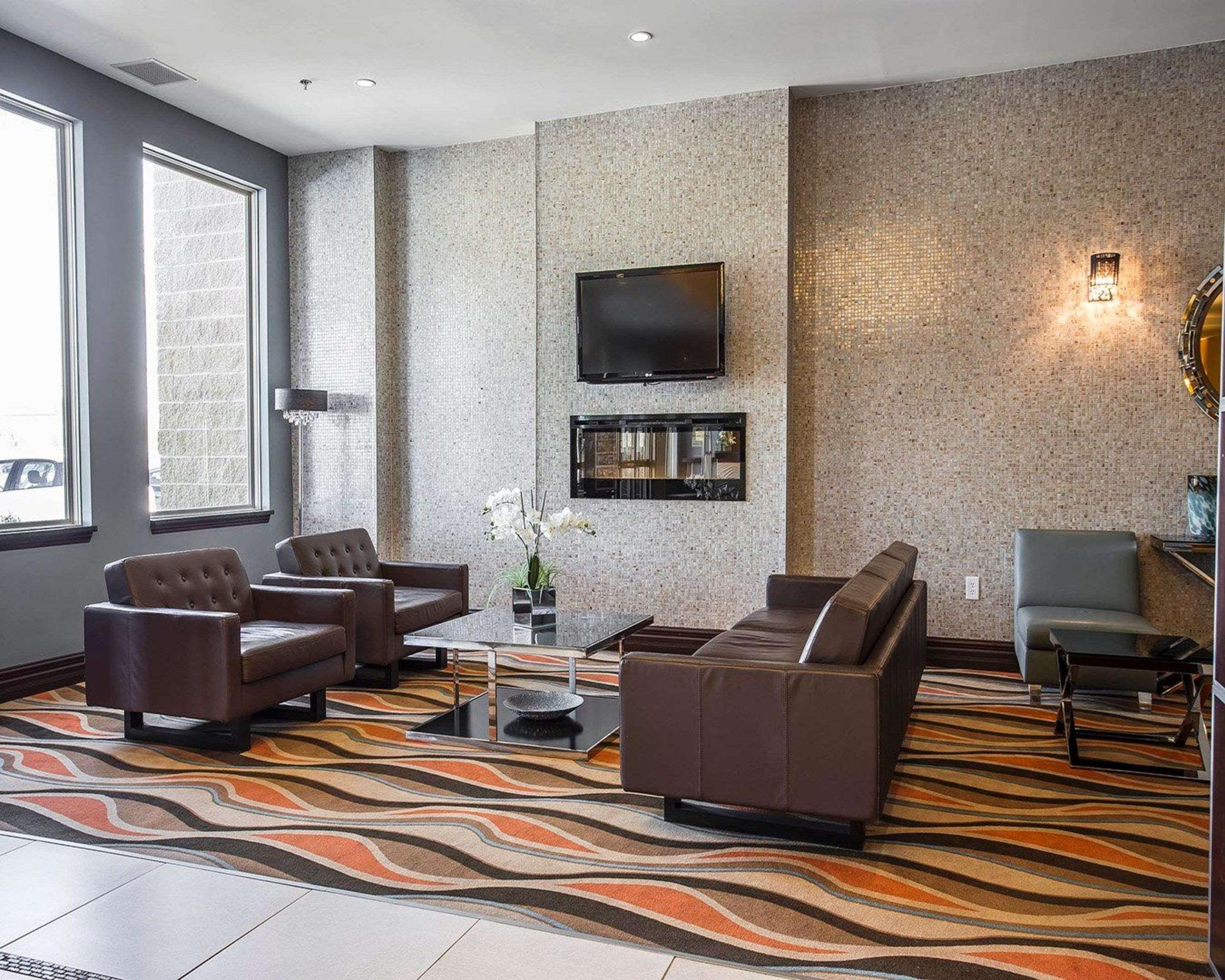 Comfort Hotel Bayer'S Lake Timberlea Exterior photo