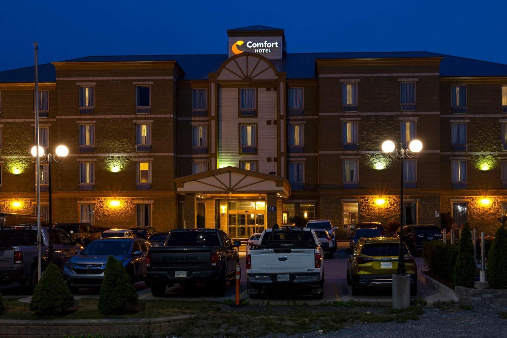 Comfort Hotel Bayer'S Lake Timberlea Exterior photo