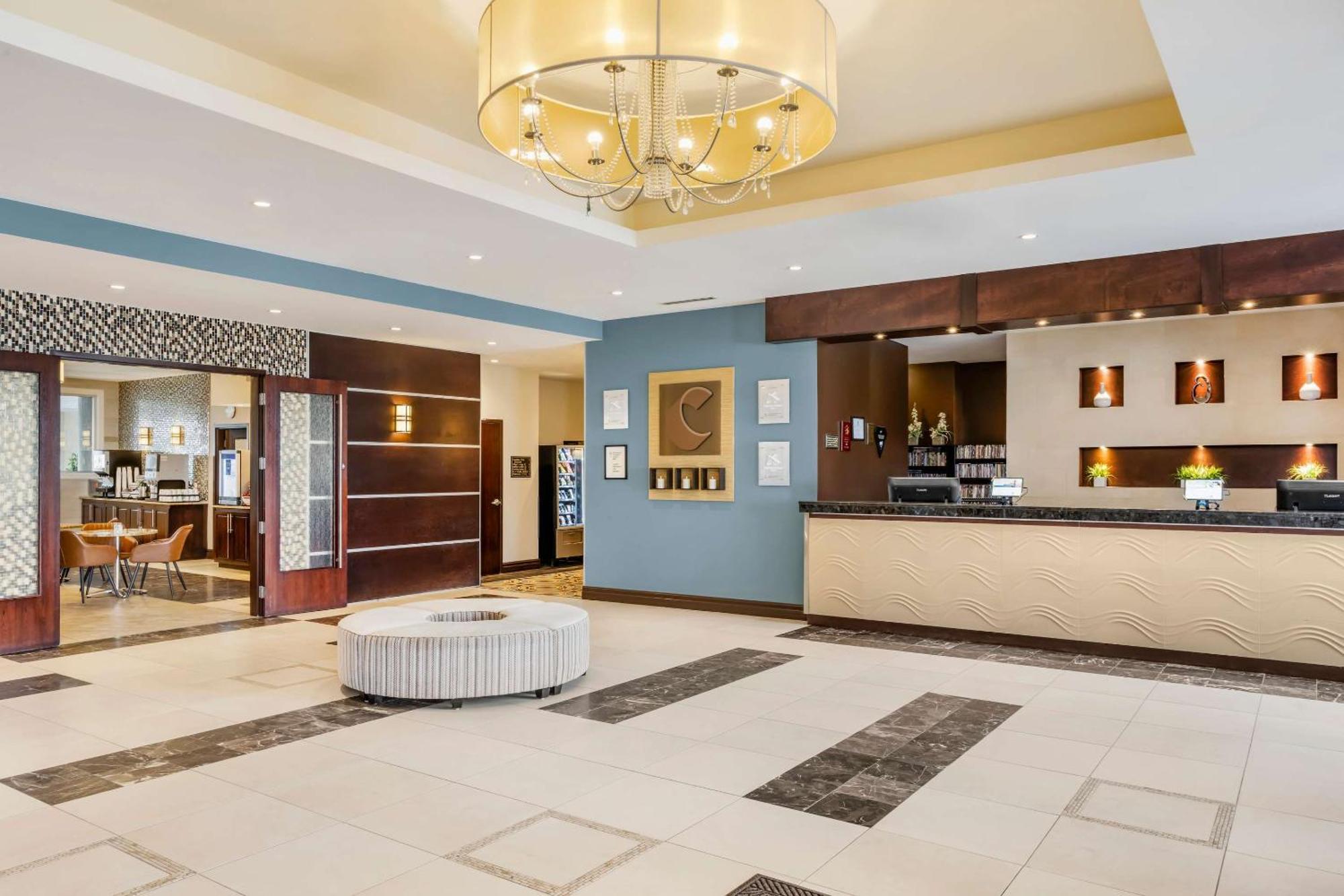 Comfort Hotel Bayer'S Lake Timberlea Exterior photo