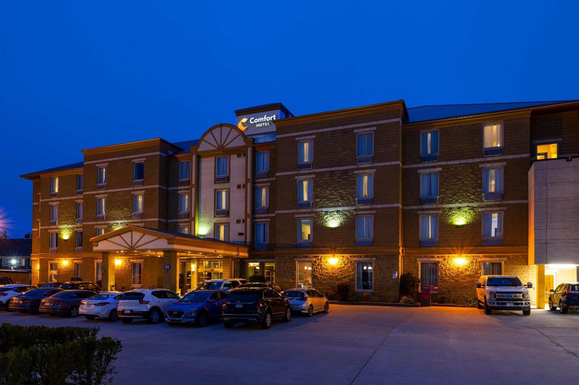Comfort Hotel Bayer'S Lake Timberlea Exterior photo