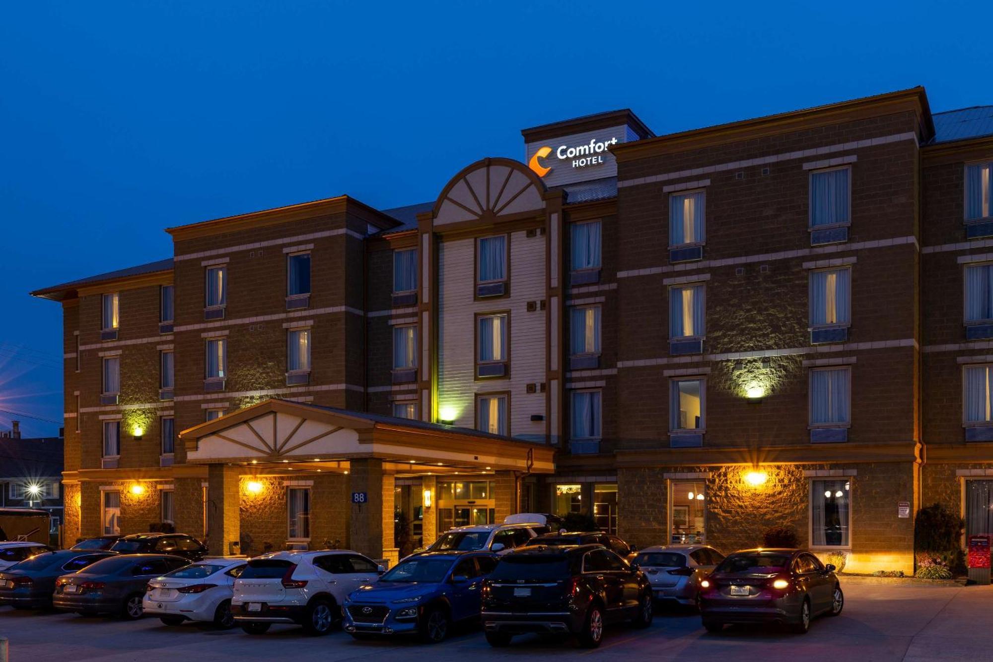 Comfort Hotel Bayer'S Lake Timberlea Exterior photo