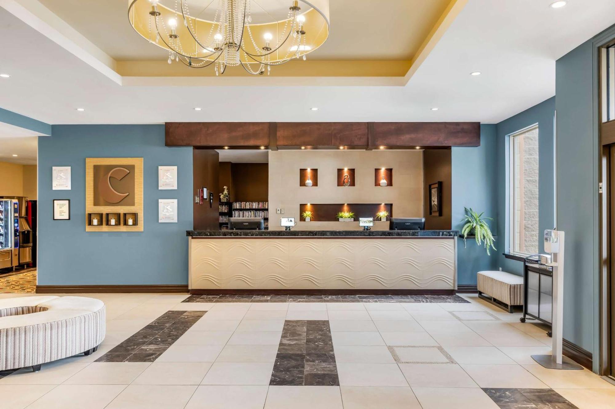 Comfort Hotel Bayer'S Lake Timberlea Exterior photo