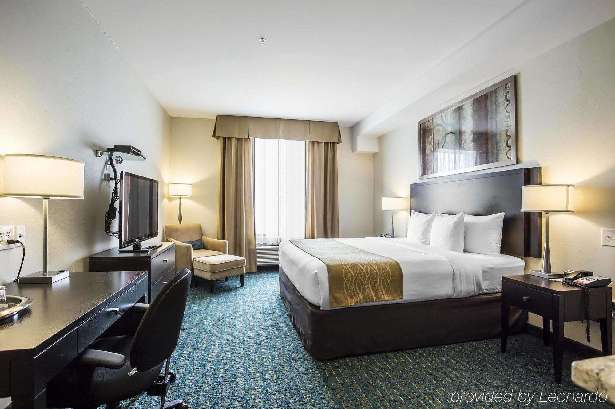 Comfort Hotel Bayer'S Lake Timberlea Exterior photo